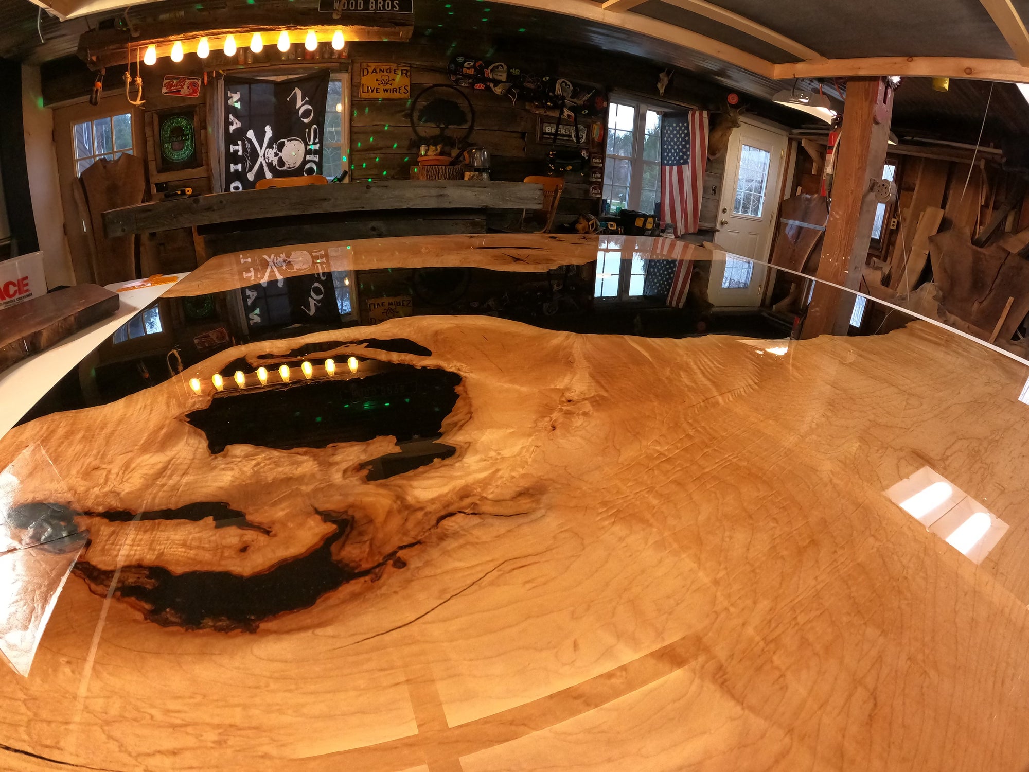ISLAND COUNTER RIVER EPOXY